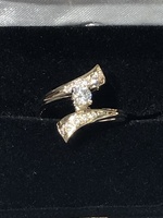  14K YELLOW GOLD DIAMOND RING